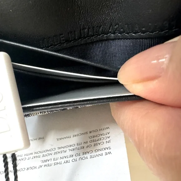 NWT-DIOR SADDLE FLAP CARD HOLDER. - Picture 5 of 16